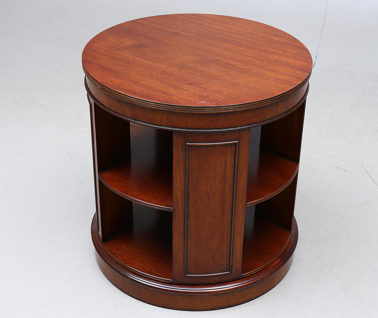 BOKSNURRA, engelsk stil, 1900-talets andra hälft.