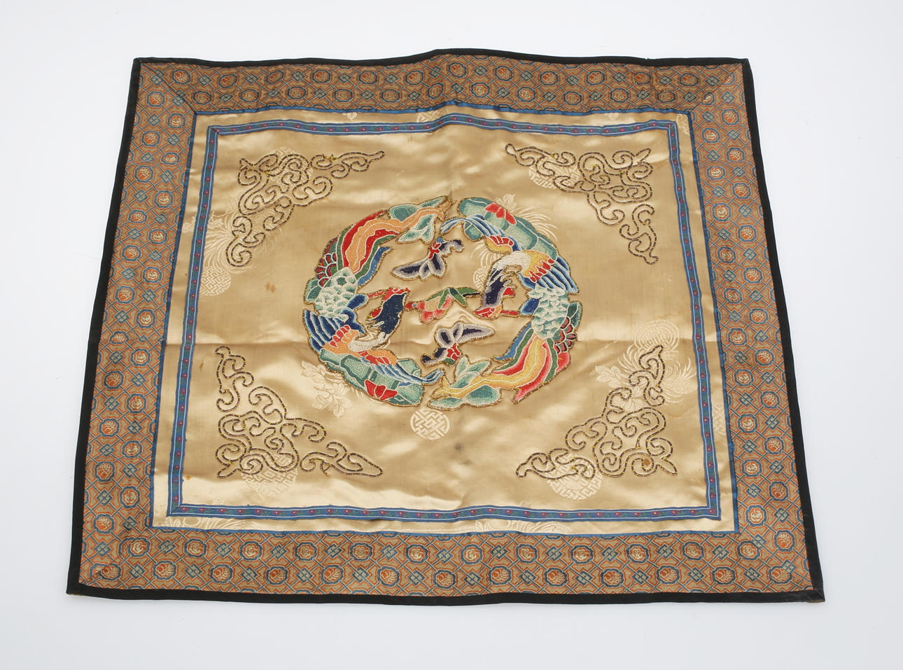 BRODERI, Kinesiska hovet.