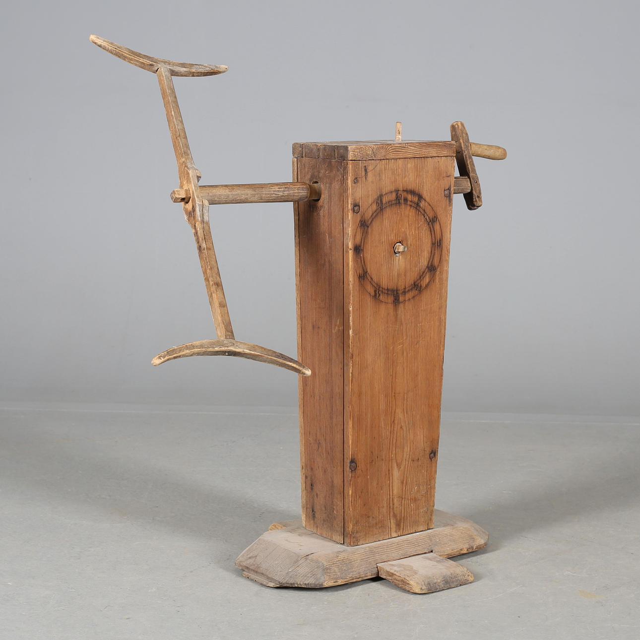 HÄRVEL, trä, bomärkt CAK, 18/1900-talet.