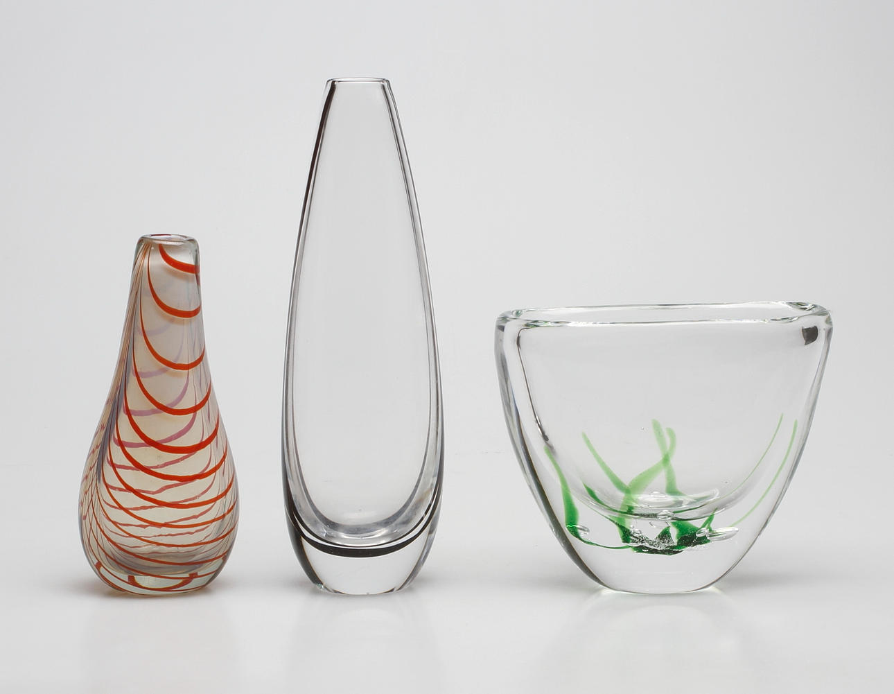 VASER, 3 st, glas, Vicke Lindstrand, Kosta/Orrefors, signerade.