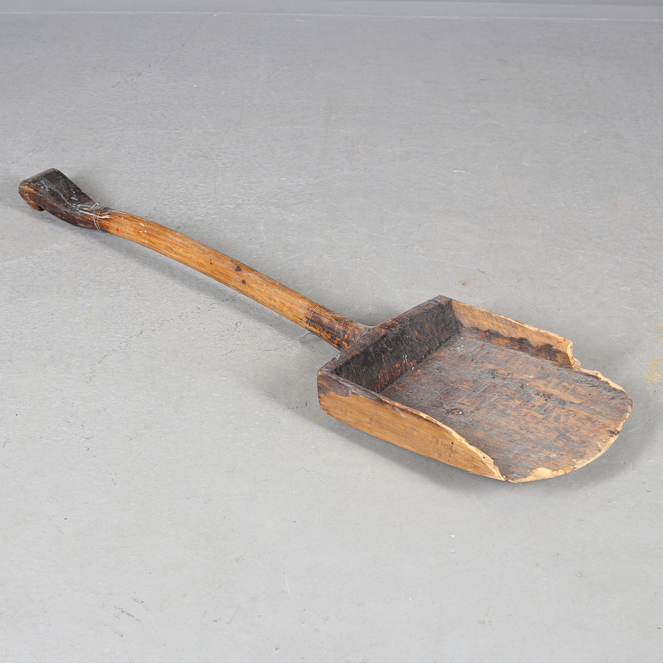 SPADE, pine, commoner, 18/1900s.