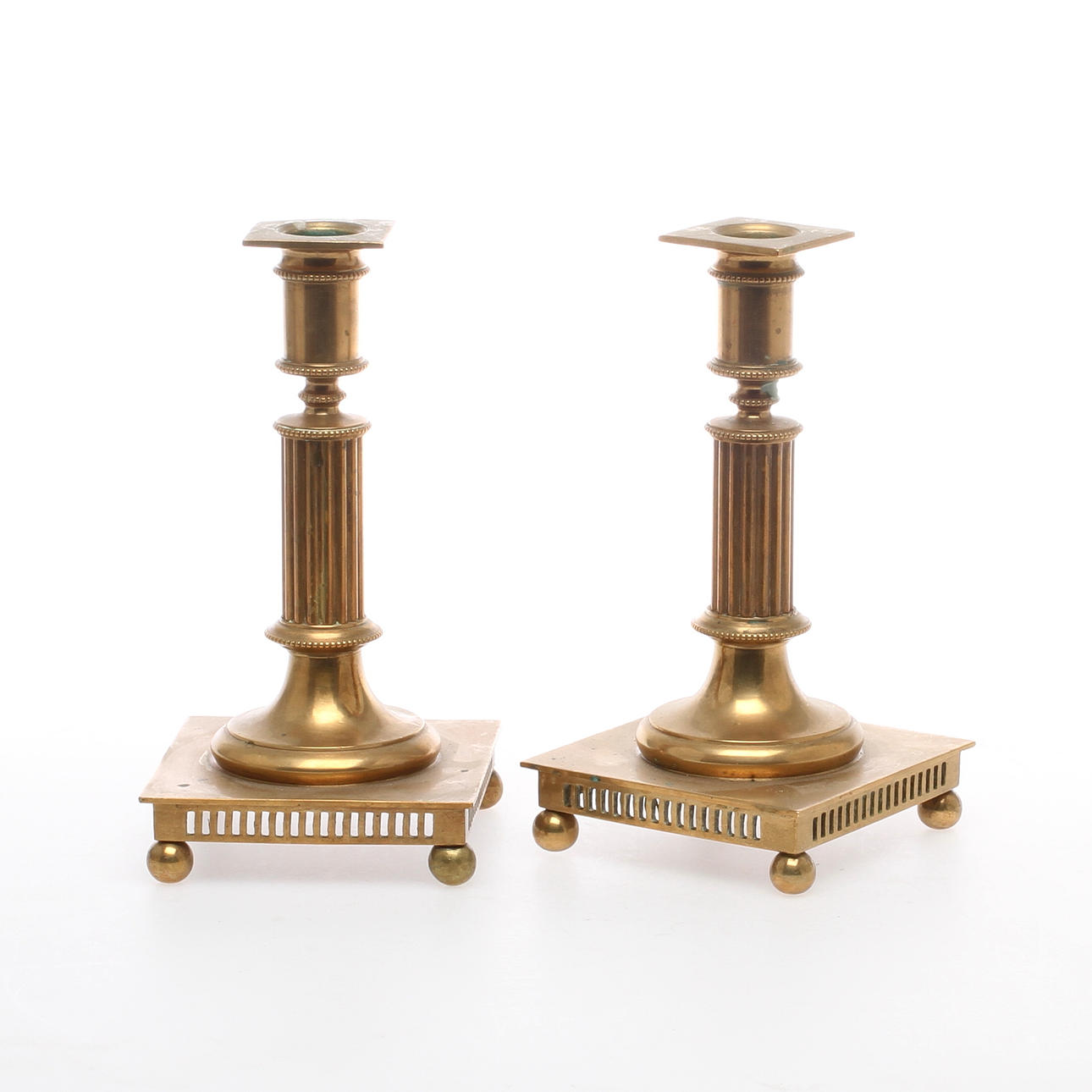 LJUSSTAKAR, 1 par, mässing, gustaviansk stil, Gusum.