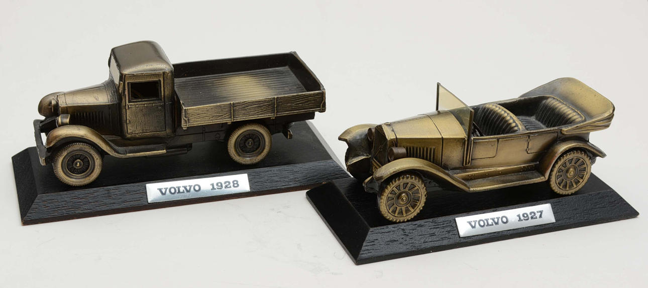 Model cars. 2 pcs Metal. Volvo PV4 1927 & Volvo LV40 1928. Toys 