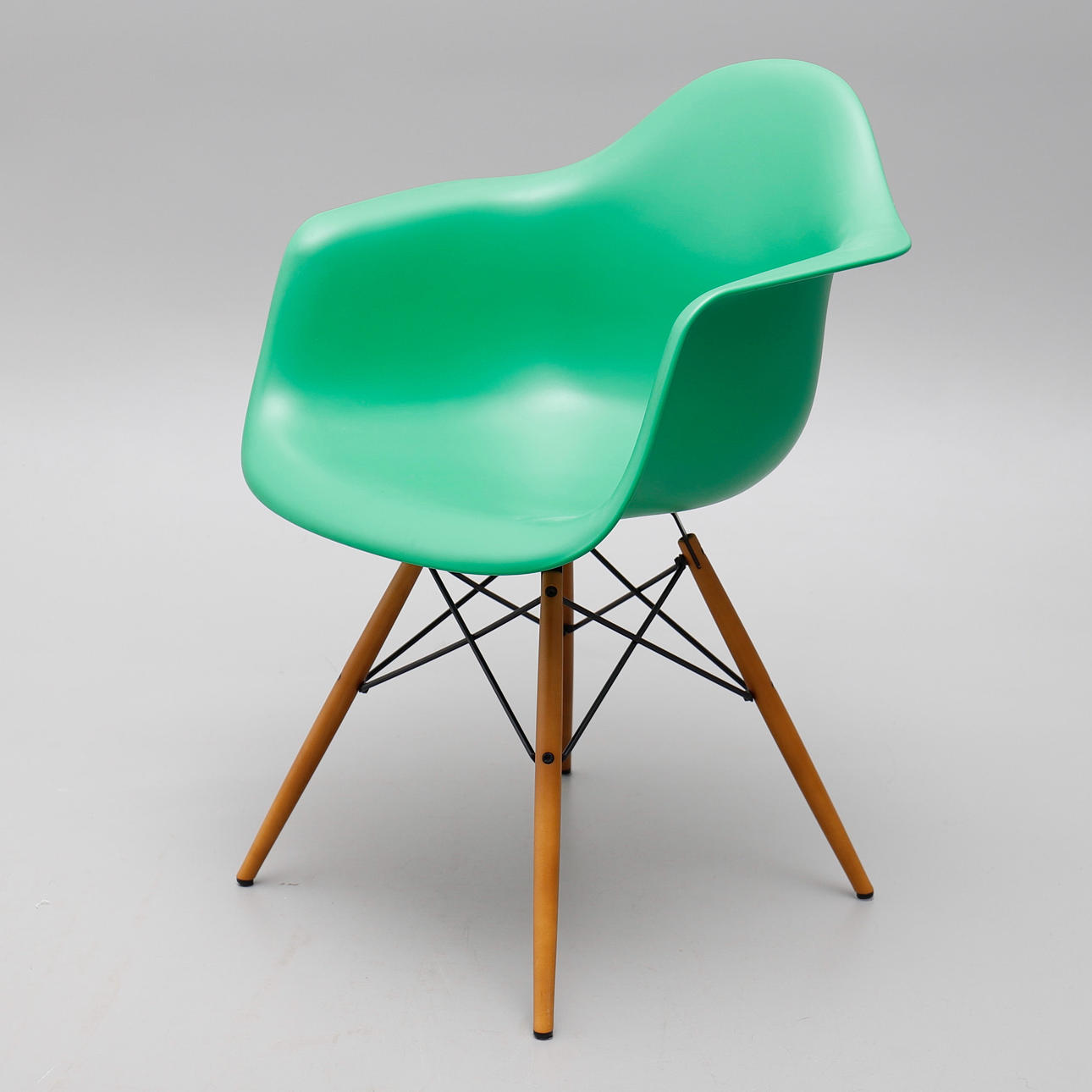 CHARLES & RAY EAMES. SESSEL, "KUNSTSTOFF-SESSEL", VITRA.