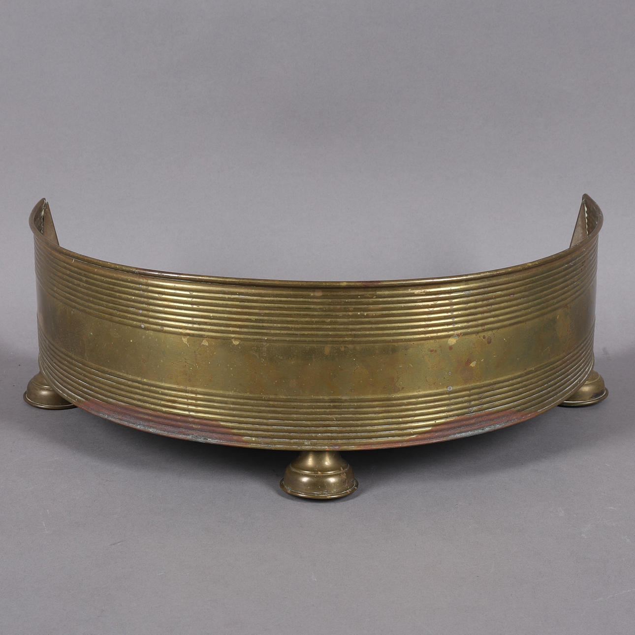 GNISTSKYDD för kakelugn, mässing & plåt.