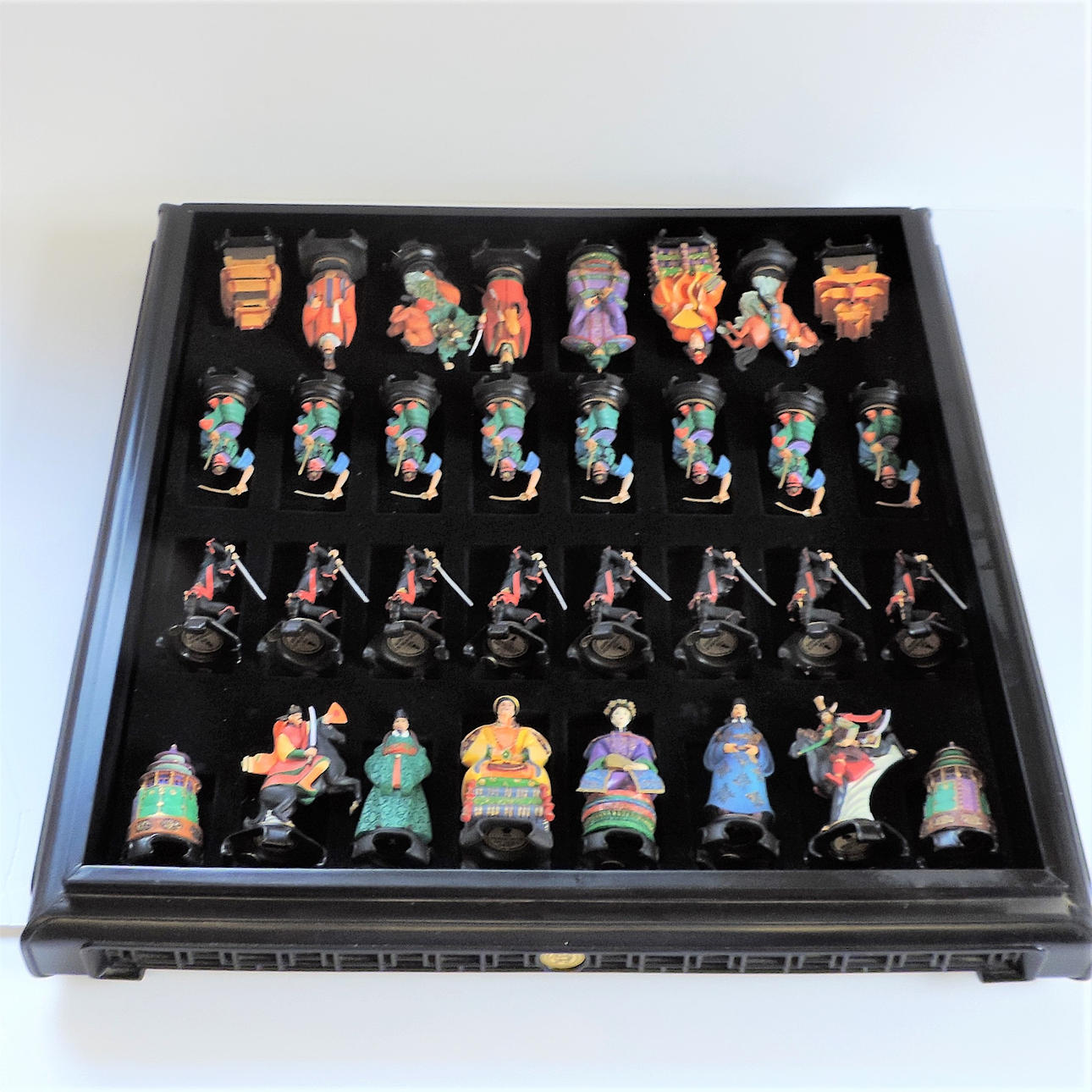 VINTAGE FRANKLIN MINT EMPERORS OF THE ORIENT CHESS SET BY YAO