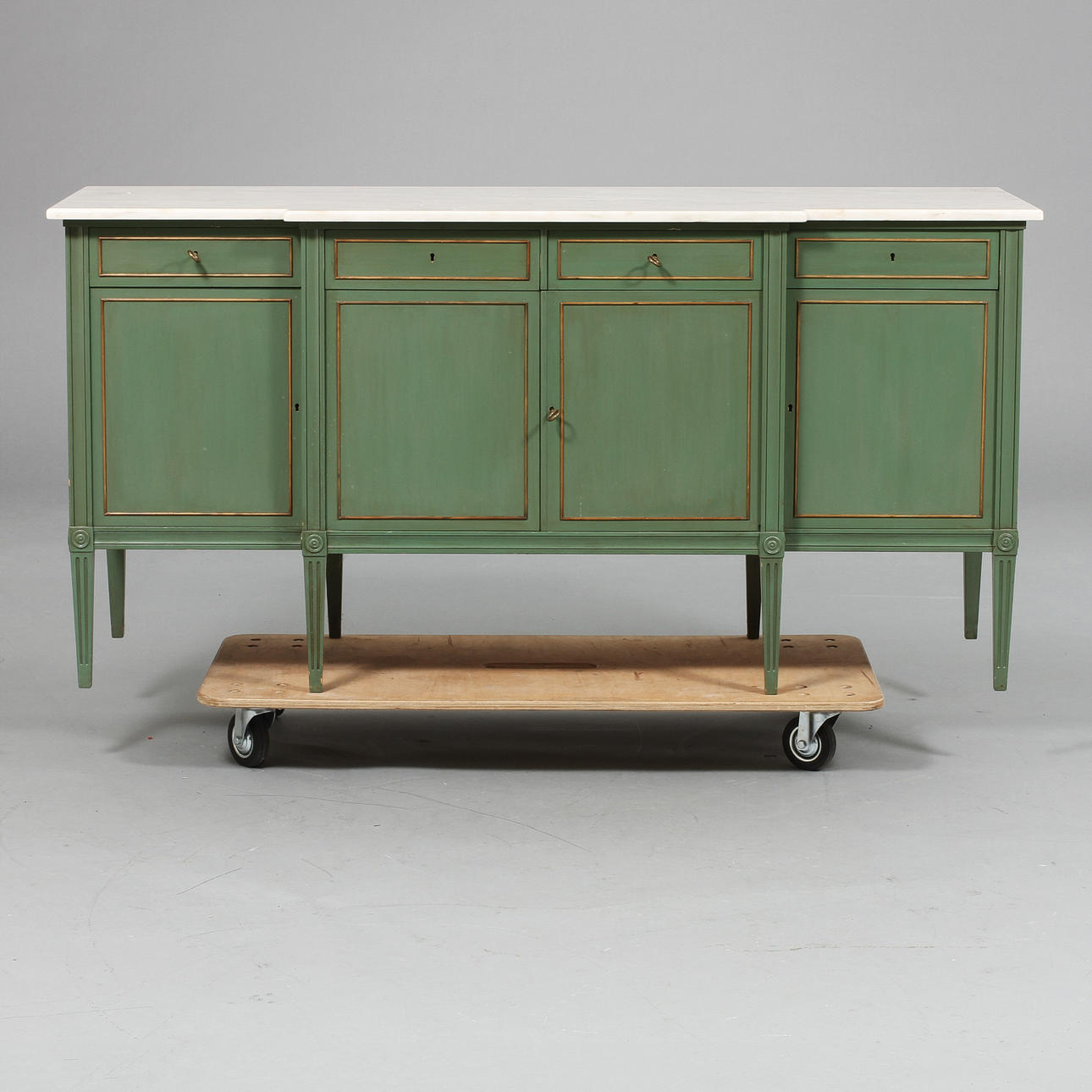 SKÄNK, Gustaviansk stil, Nordiska kompaniet, 1900-tal.