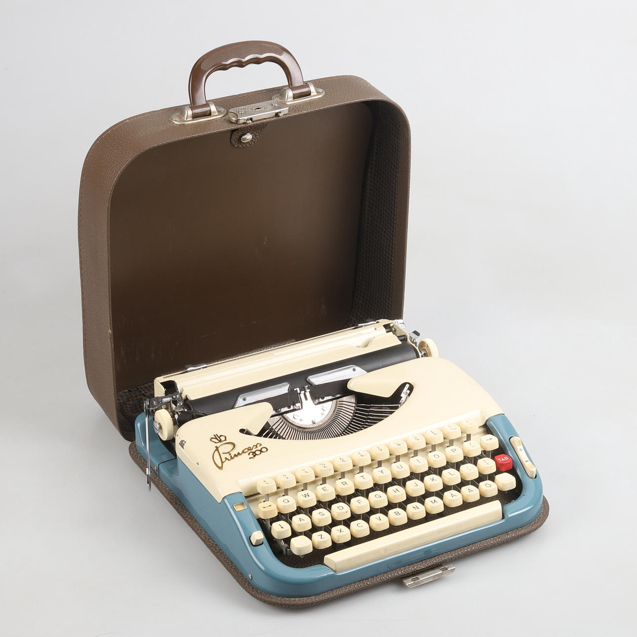 TYPEWRITER, Princess 300, 1960s. Miscellaneous - Miscellaneous - Auctionet