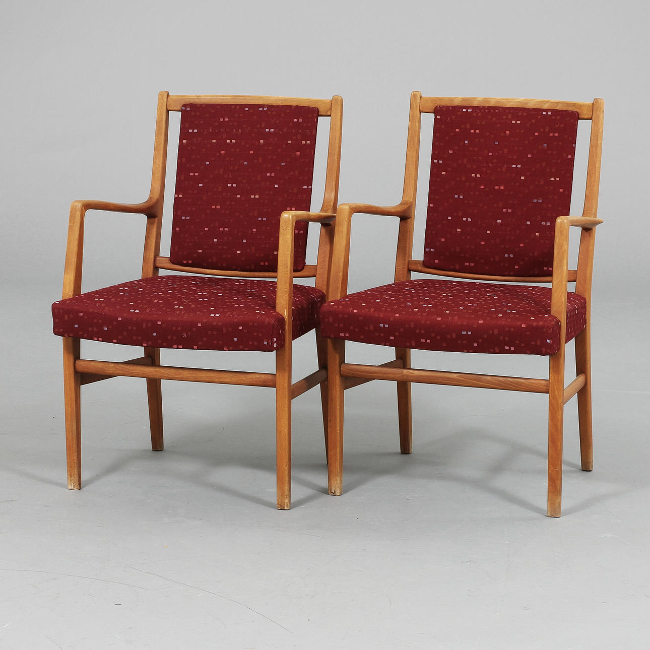 KARMSTOLAR, ett par, 1900-tal.