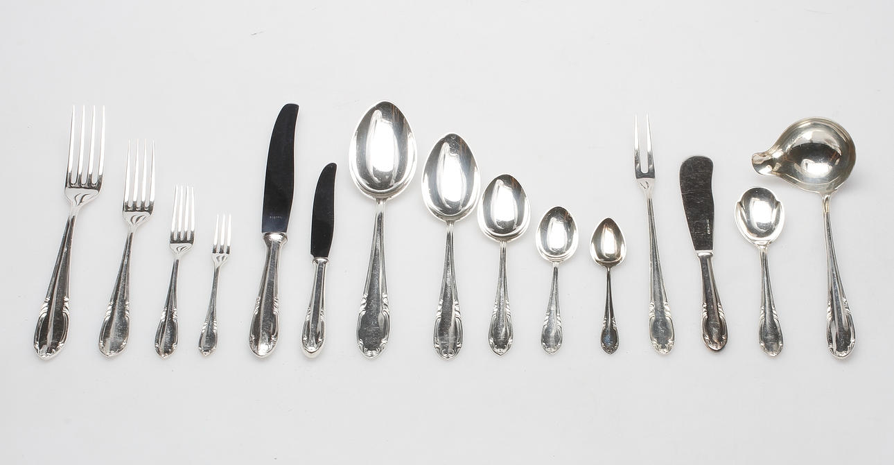 SERVISDELAR, slottsbarock, ca 132 delar.