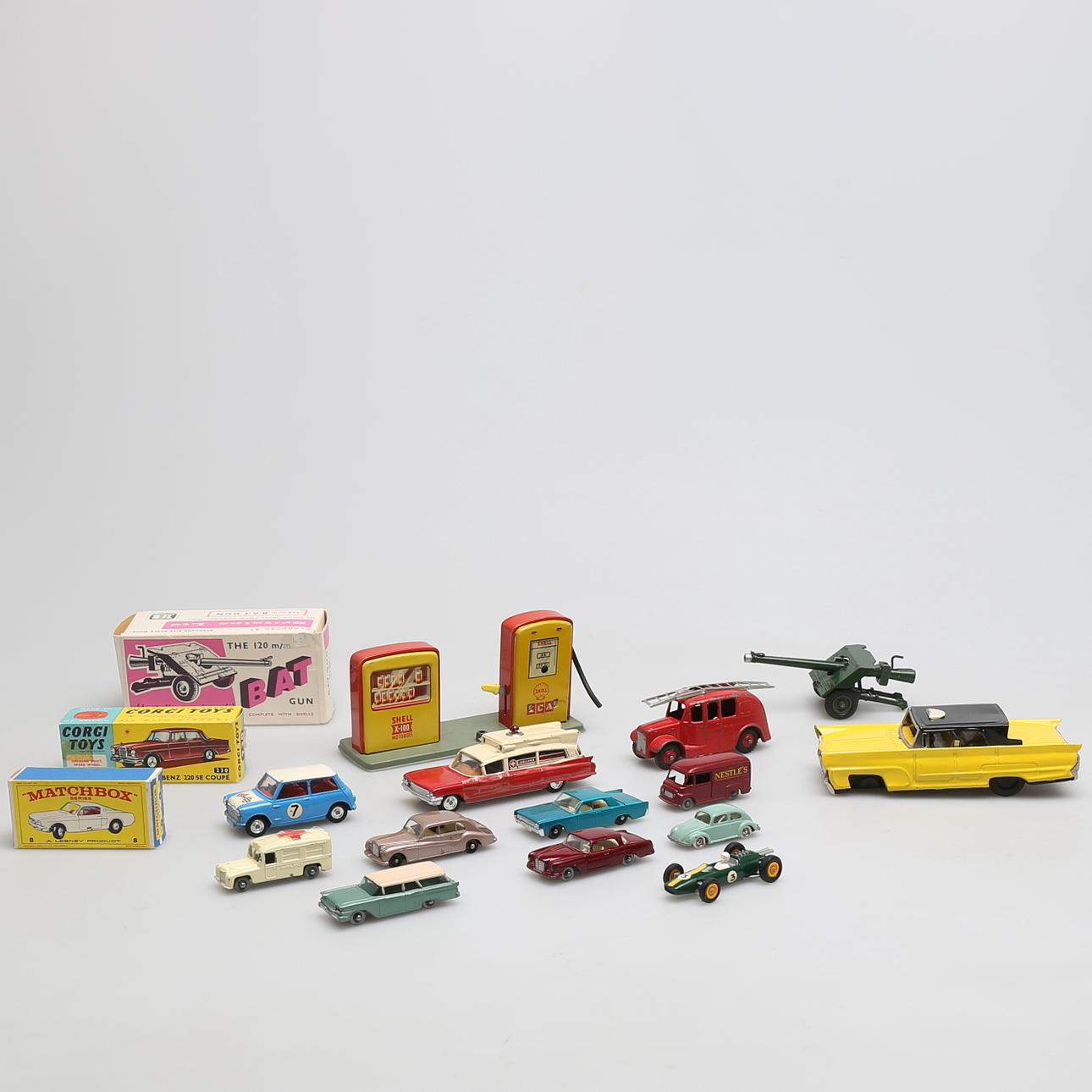BILAR, 14 st, Corgi, Dinky toys, Lesney matchbox series.