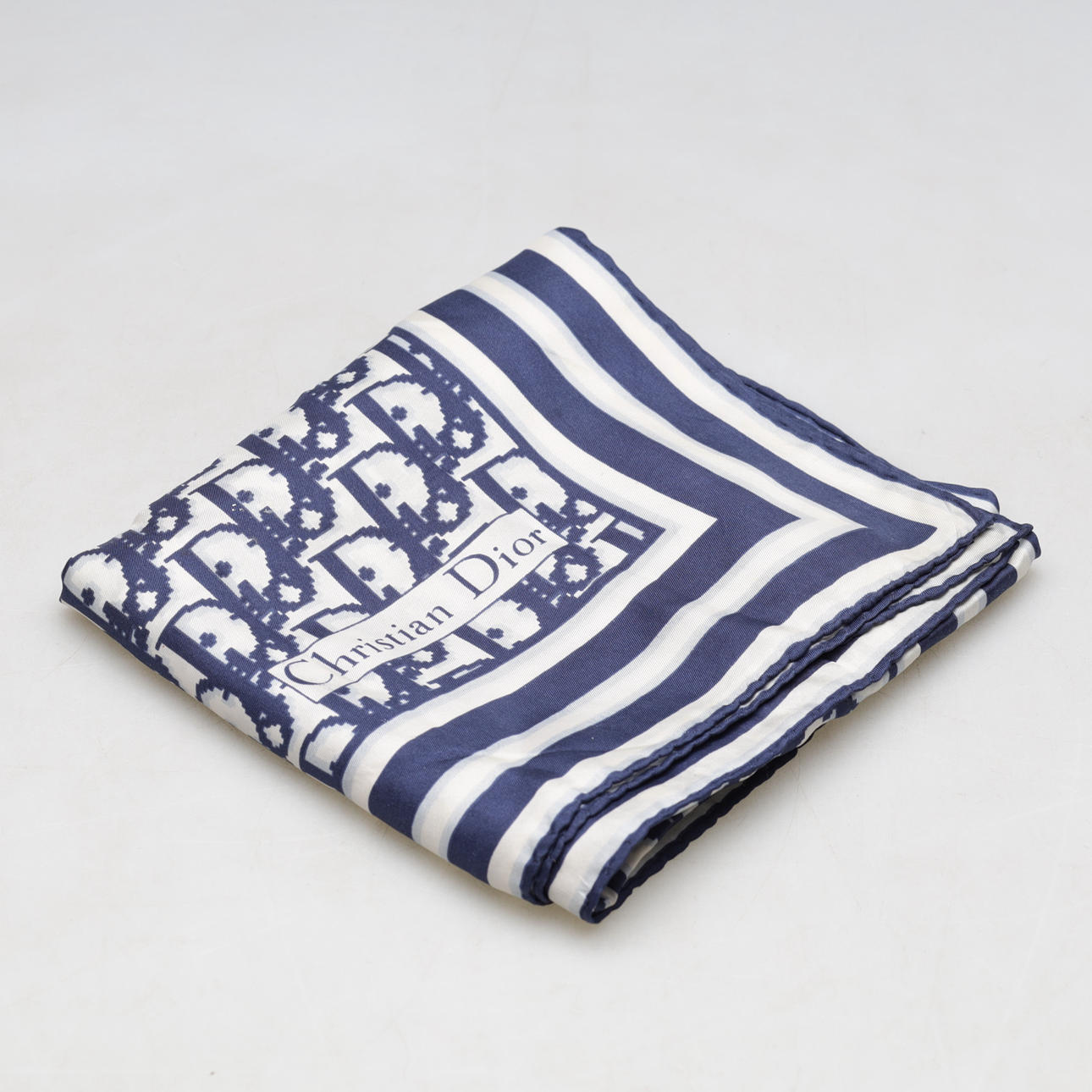 SCARF, labeled Christian Dior, silk.