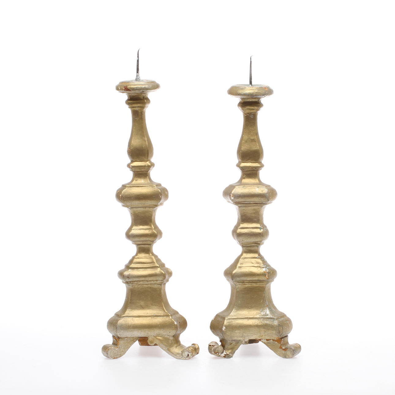 ALTARLJUSSTAKAR, ett par, bronserat trä, troligen 1800-tal.