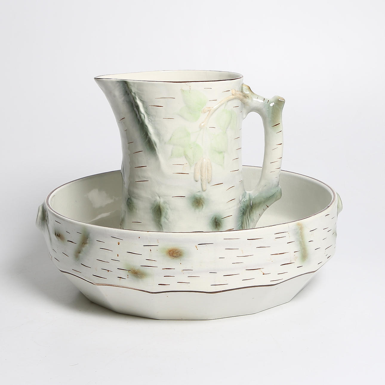 TVÄTTSERVIS, 2 delar, flintgods. Göterborg. 1900-talets första hälft.