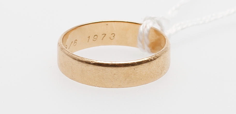 RING, 18k guld, ca 6,3g.