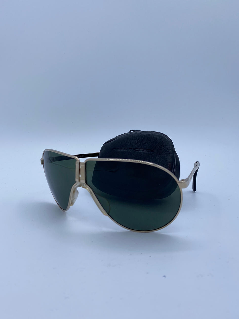 PORSCHE. AVIATOR-TYYLISET AURINKOLASIT.