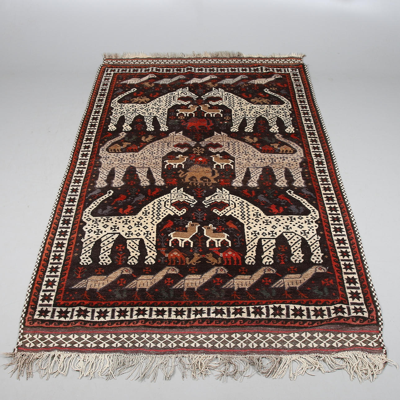 MATTA, figural, Beluch, Old. Märkt CCC IW. 254 x 145 cm.