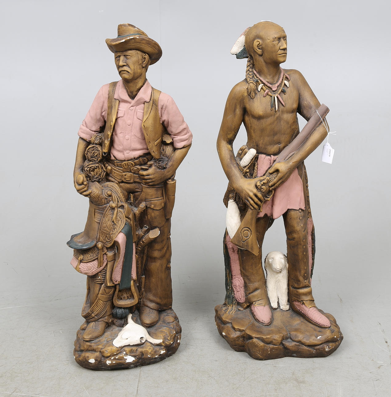 STATYER, 2 st, 1900-tal.