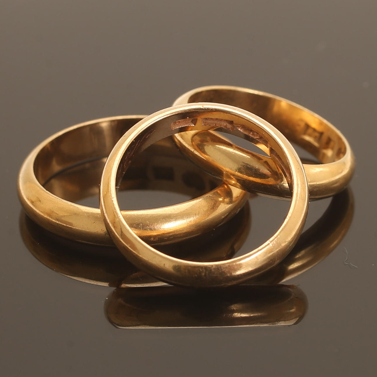 RINGAR, 3 stycken, 18 k guld.