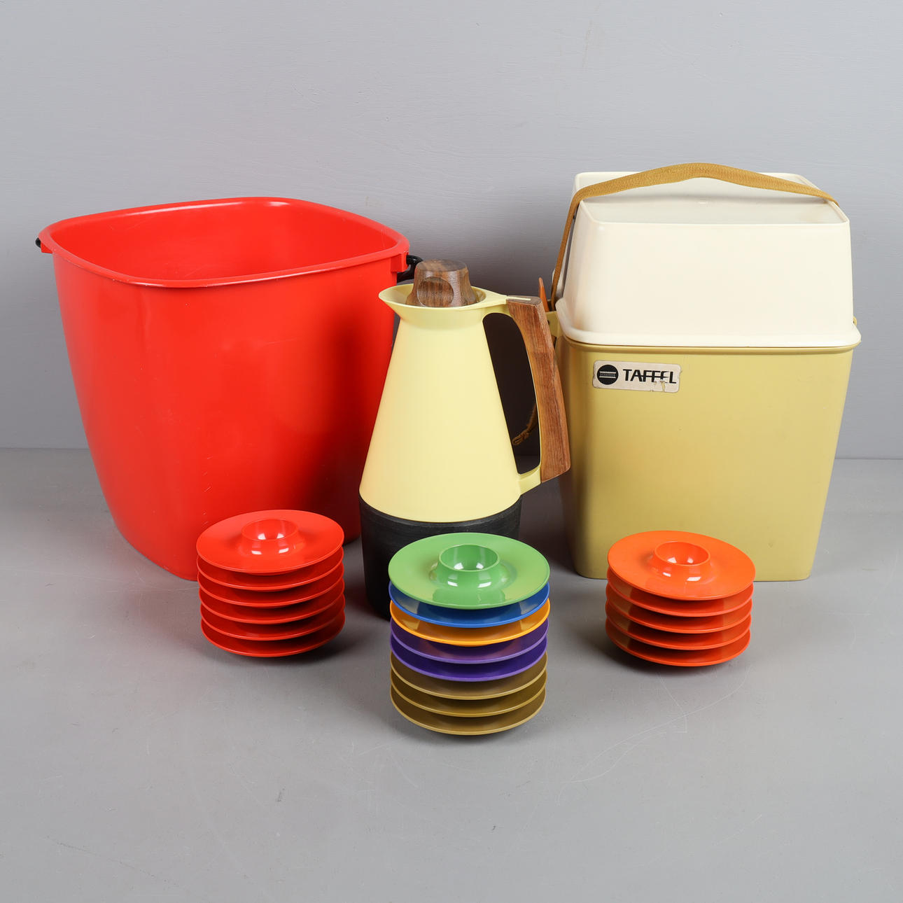 EGG CUPS, THERMOS, BUCKET, TABLE BUCKET, 1950s onwards.