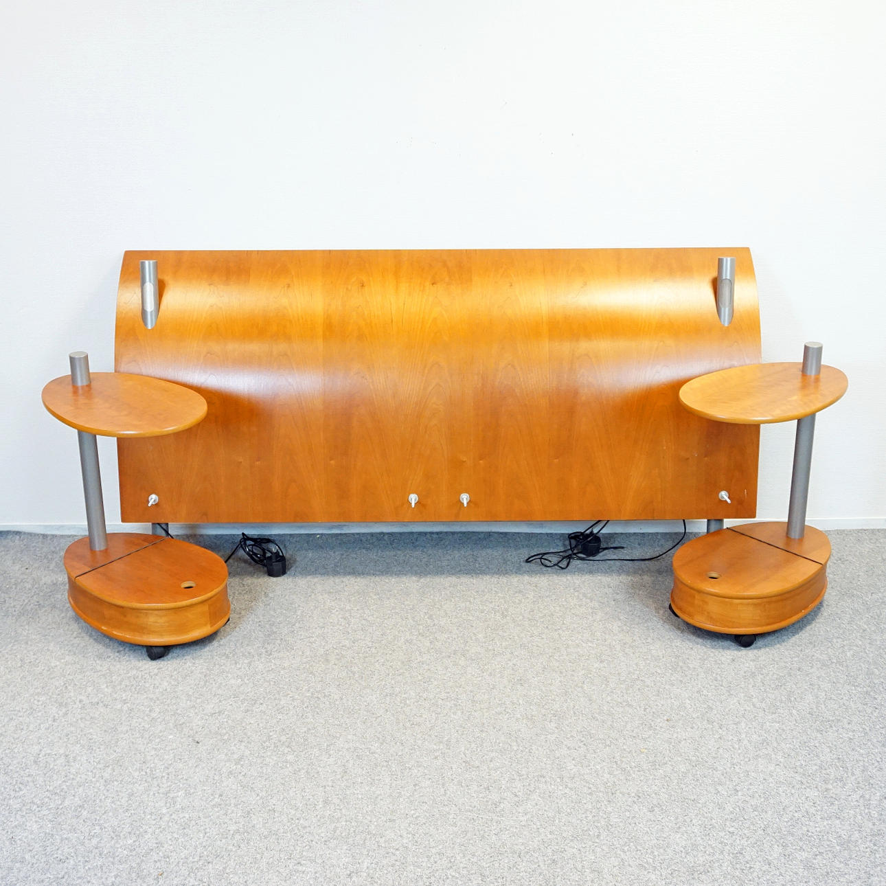 CABECERO CON MESA DE CAMA, 3 partes, madera, 1900s/2000s.