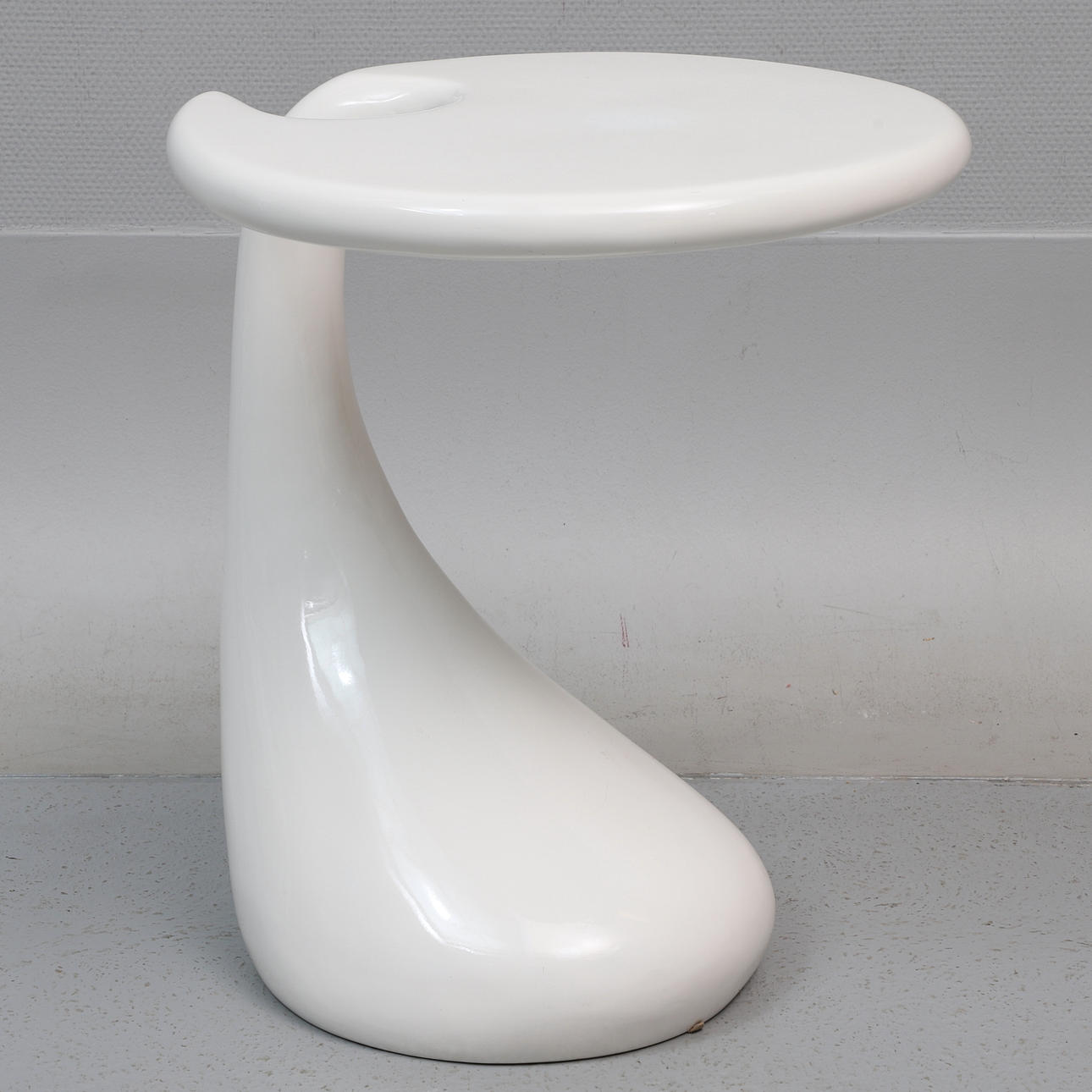 SIDOBORD, ABS-plast, ABS droplet coffee table.