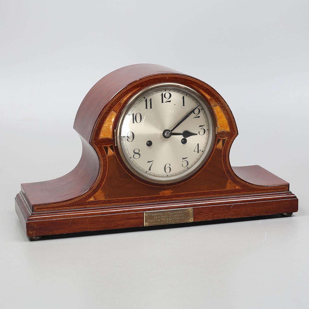 TISCHUHR, mit Intarsien, Art Deco, 1930.