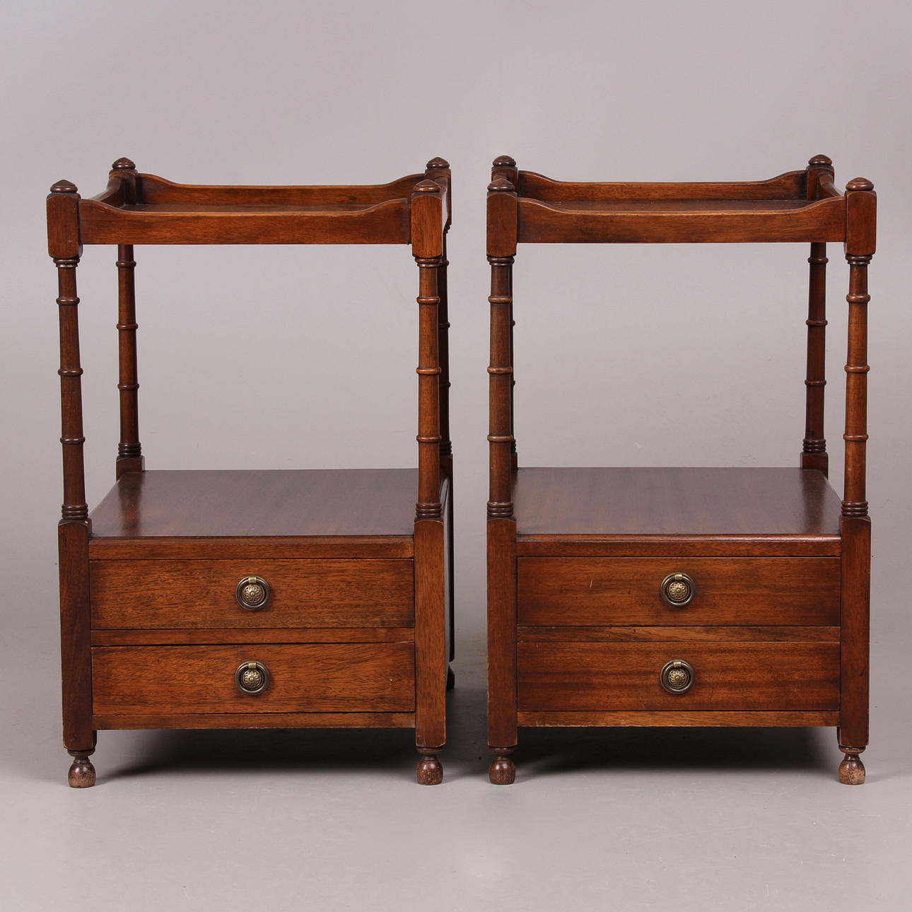 BORD, 2 st. Engelsk stil, Bevan Funnel, Newhaven.