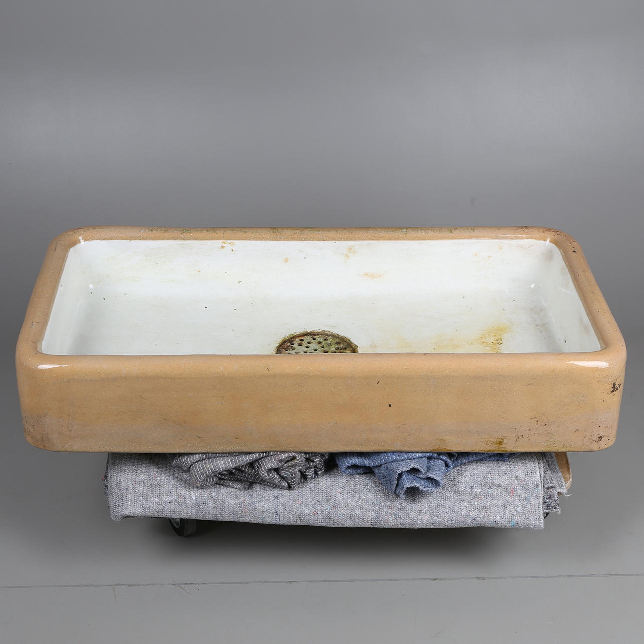 TVÄTTHO, lergods, 1900-tal.