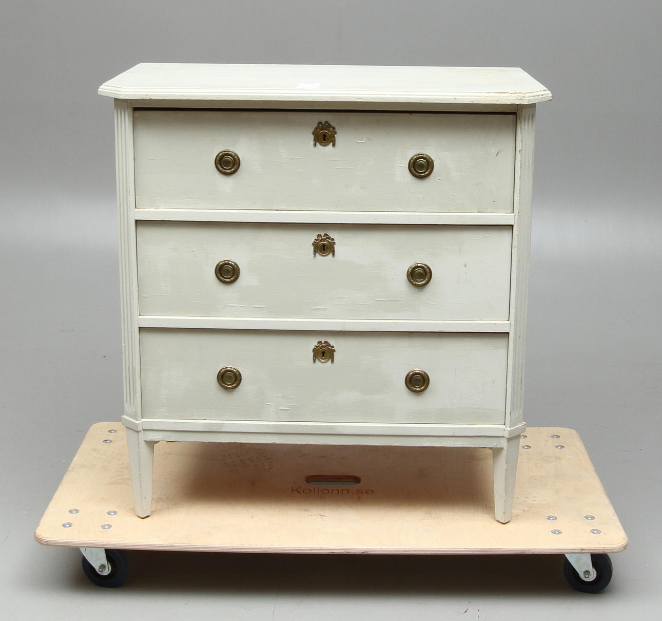 BYRÅ, gustaviansk stil, 1900-tal.