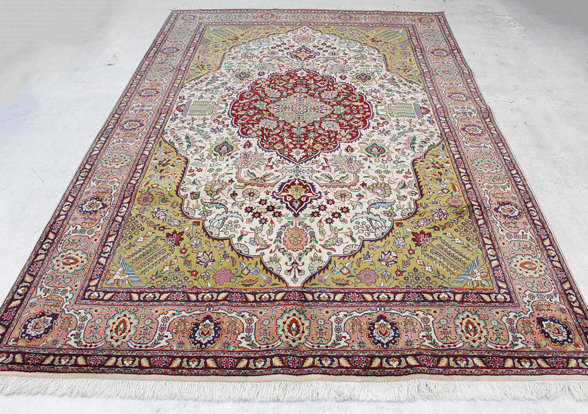 MATTA, Persisk, Täbriz, 305 x 200 cm.