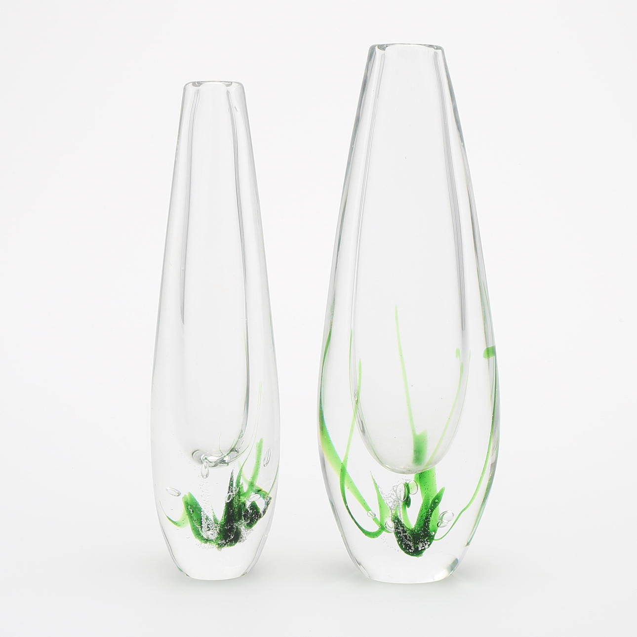 VICKE LINDSTRAND. Vaser 2 st, "sjögräs".