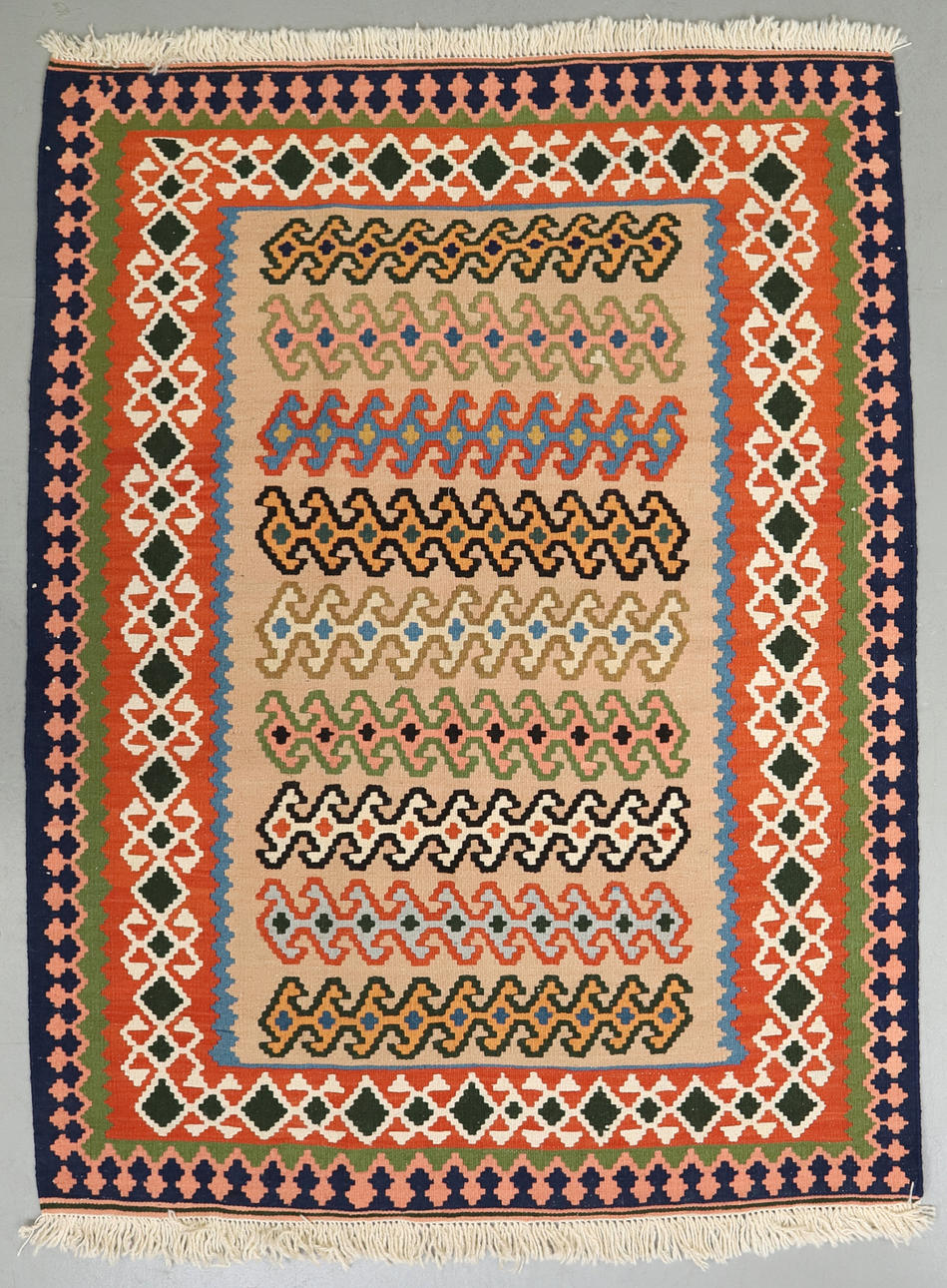 CARPET, Persian kilim, Fars, 148 x 113 cm.