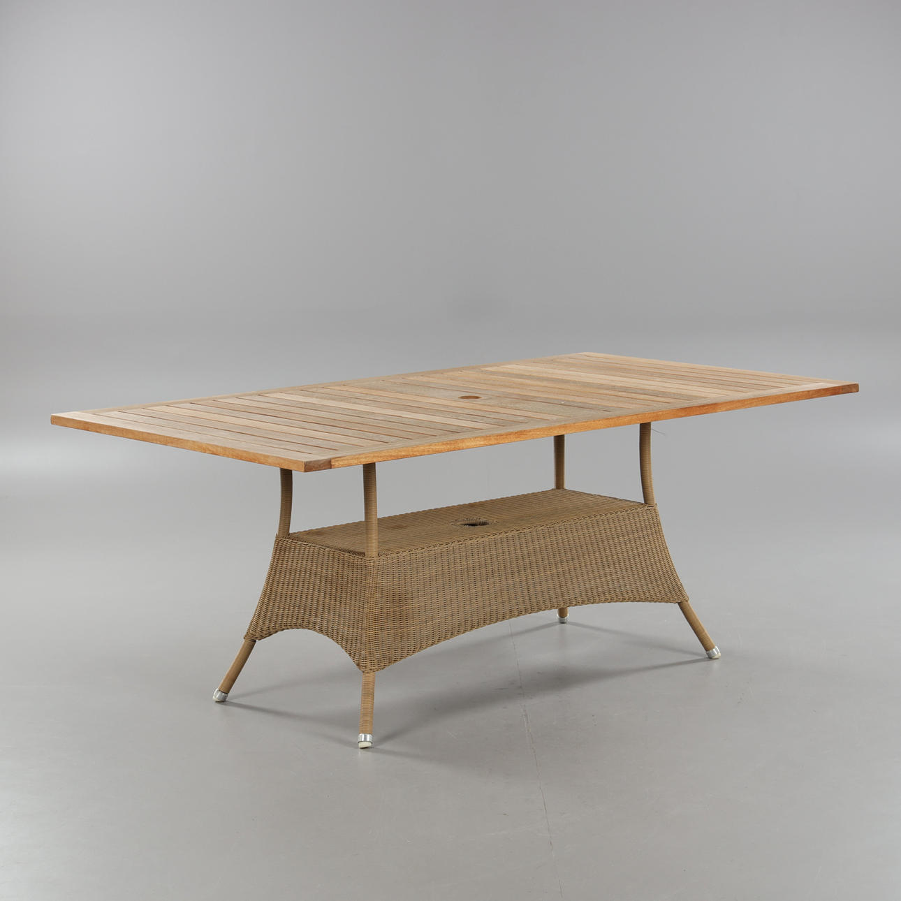 CANE-LINE, "Lansing bord", Cane-Line Design team, samtida.