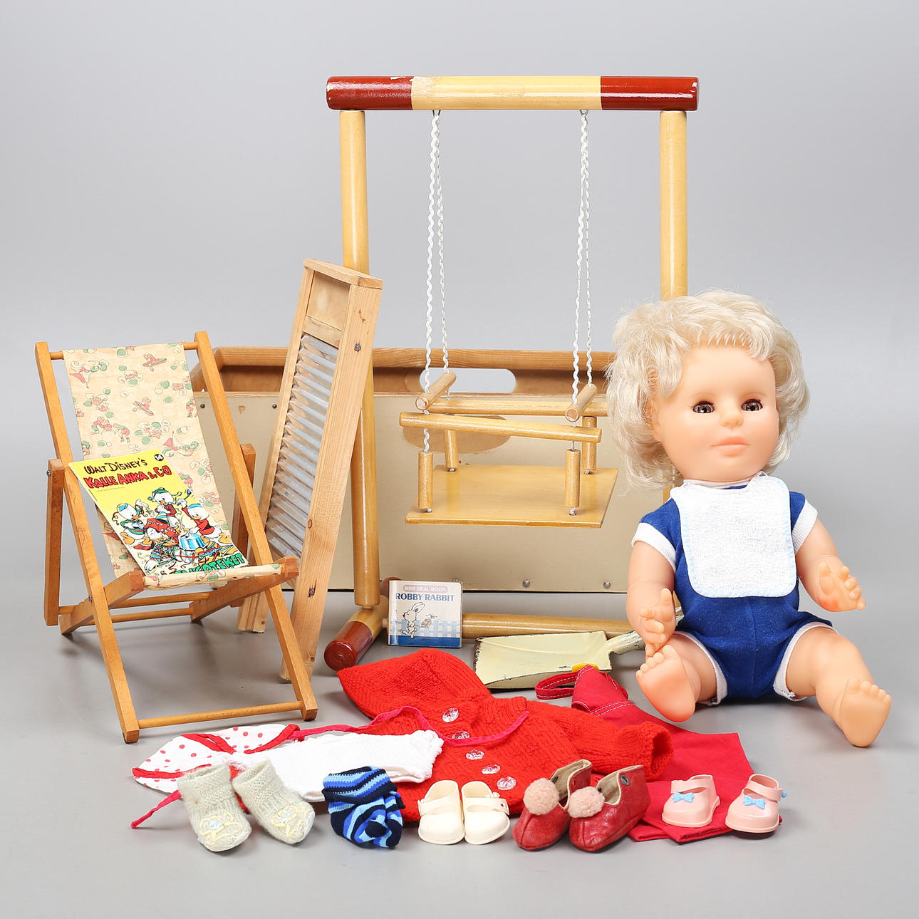 DOCKA med gunga och solstol mm.