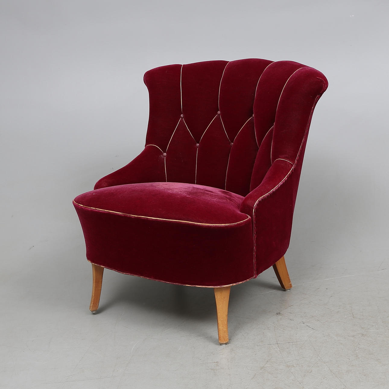 FÅTÖLJ, så kallad emmafåtölj, rokokostil, 1900-tal.