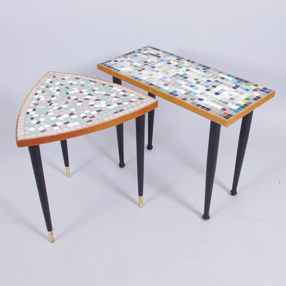 LAMPBORD, 2 stycken med mosaikskivor, 1900-talets mitt.