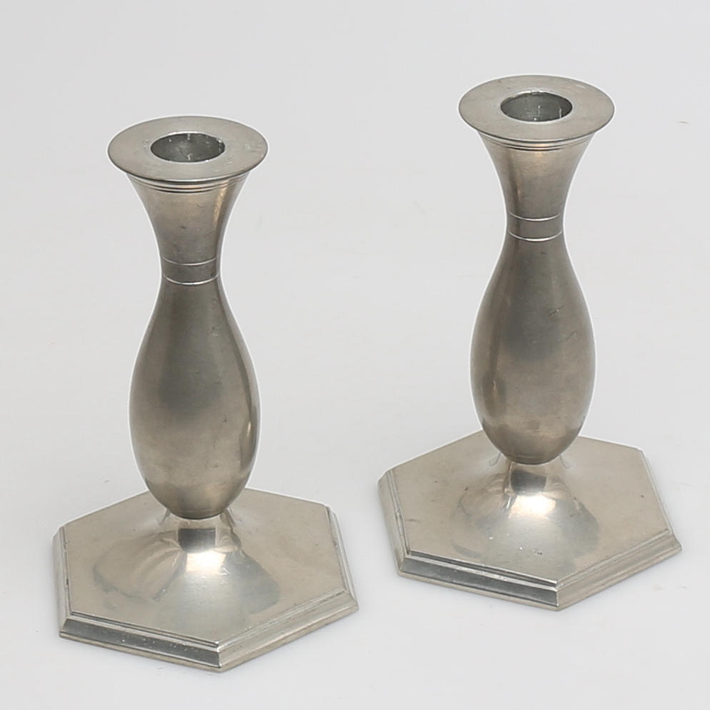 LJUSSTAKAR i tenn, ett par, Just Andersen, Danmark.