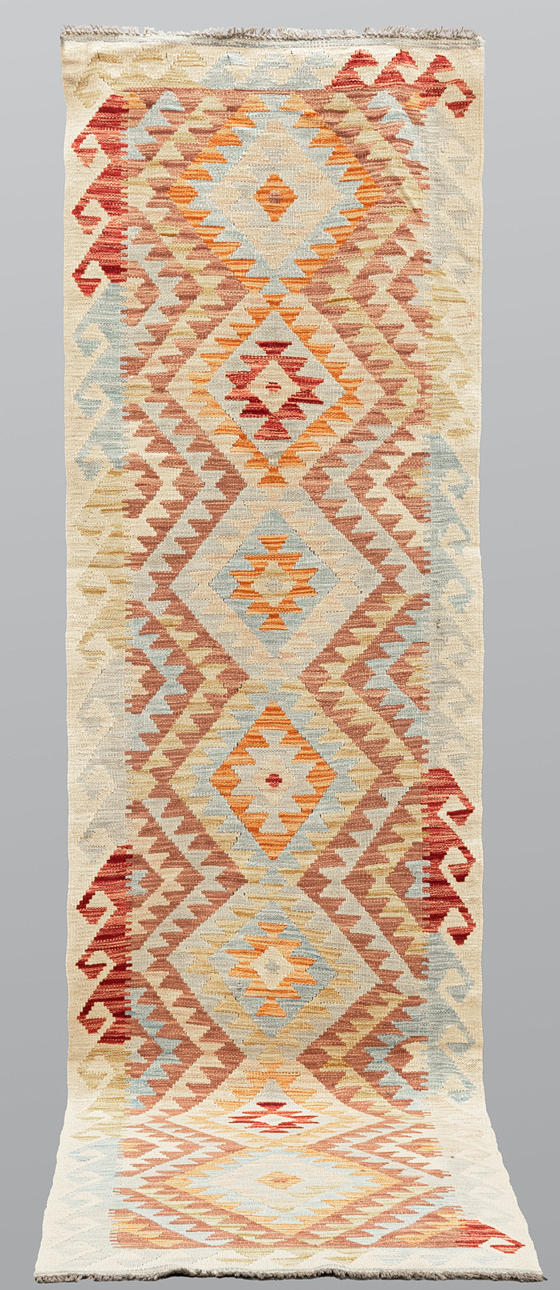 MATTA. Kelim, klassisk design, gallerimodell, ca 292 x 79 cm. Mattor ...