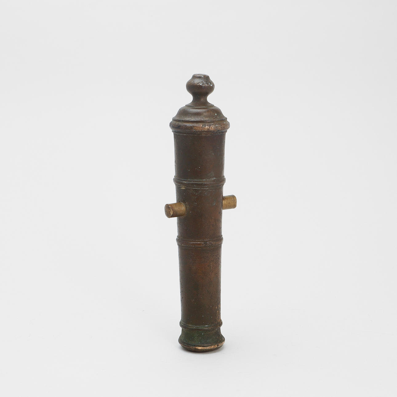 SALUTING CANNON / TABLE CANNON, bronze, with monogram. 19th century.