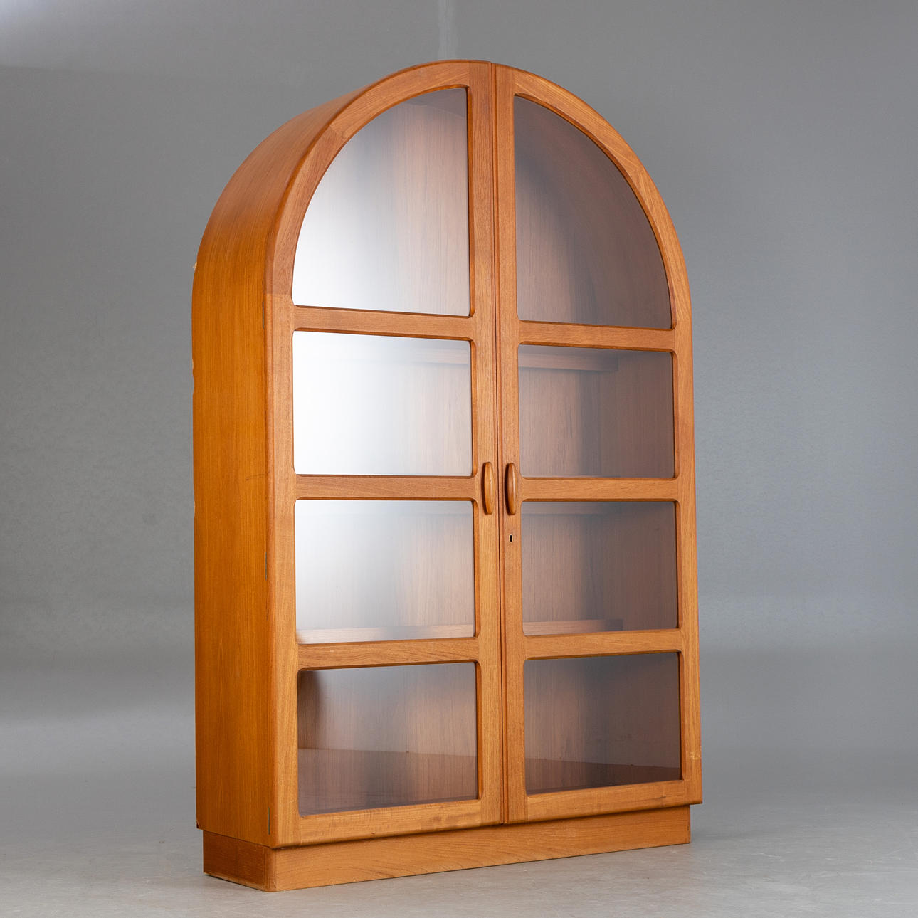 Teak Vitrine / Schrank. Mid Century Design.