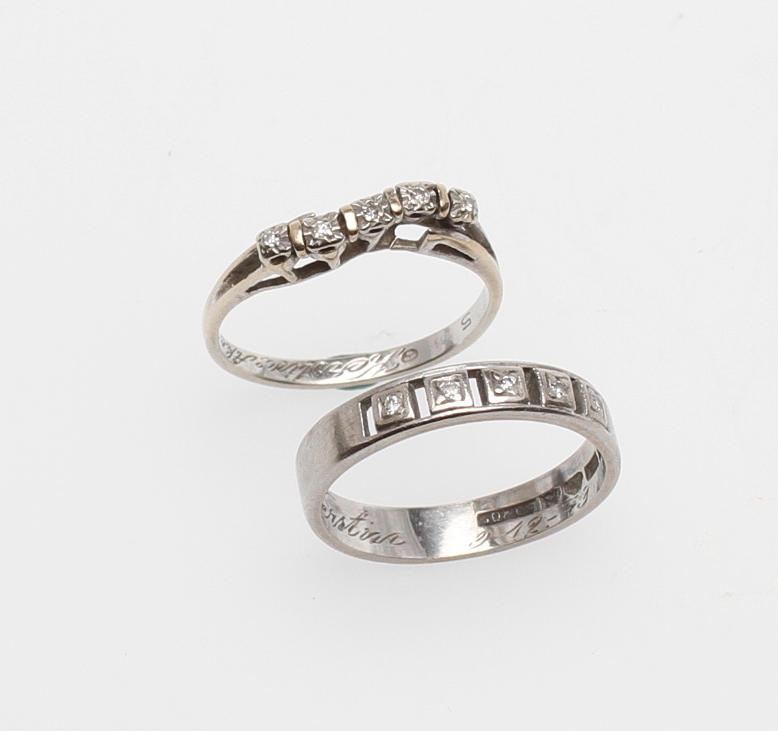 PRYDNADSRINGAR, 2st, 18k vitguld med briljanter, ca 6,2g.