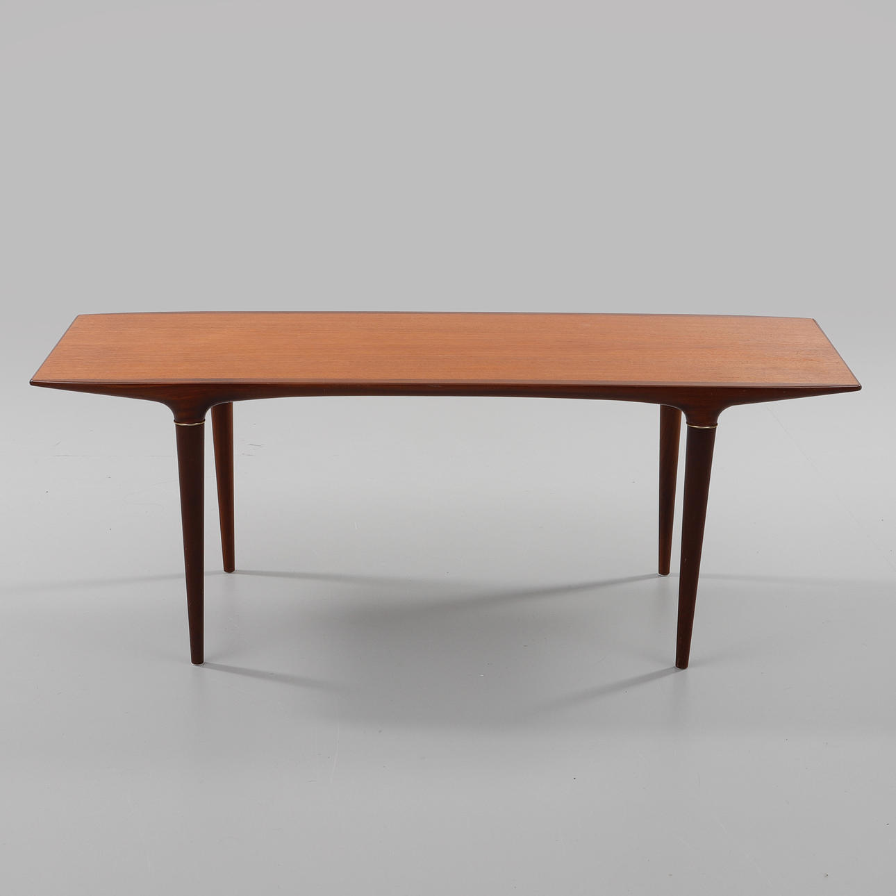 SVANTE SKOGH. Couchtisch "Cortina" Säffle Möbelfabrik.