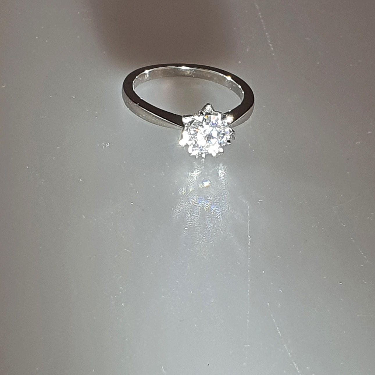 - Solitaire ring - sterling silver, (lab diamond), MOISSANITE approx. 1.00cts.