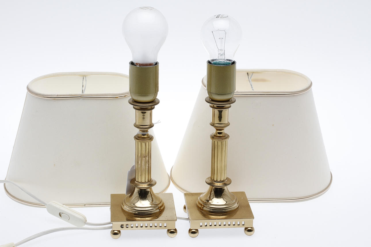 BORDSLAMPOR, ett par, Skultuna, 1900 tal.