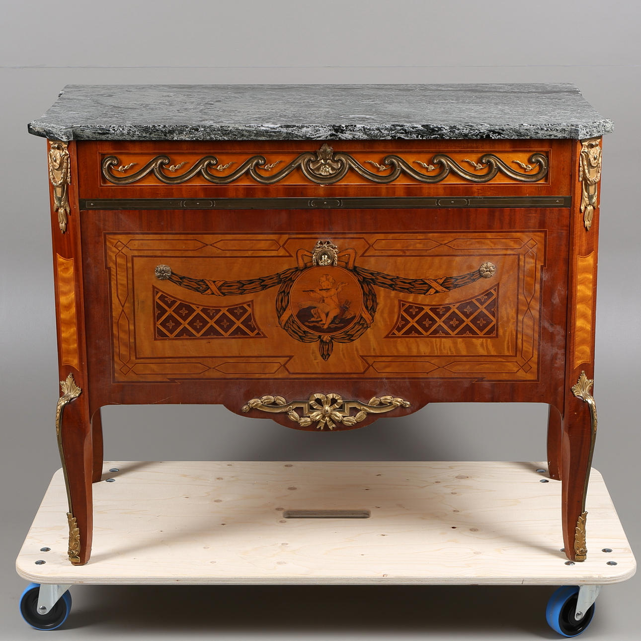 BYRÅ, med stenskiva, Gustaviansk stil, 1900-tal.