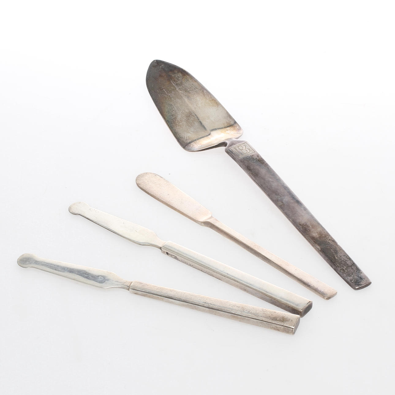 PARTI SILVER, 4 delar, Carl Nyströmer/Silversmed och Claes E Giertta, 1961.