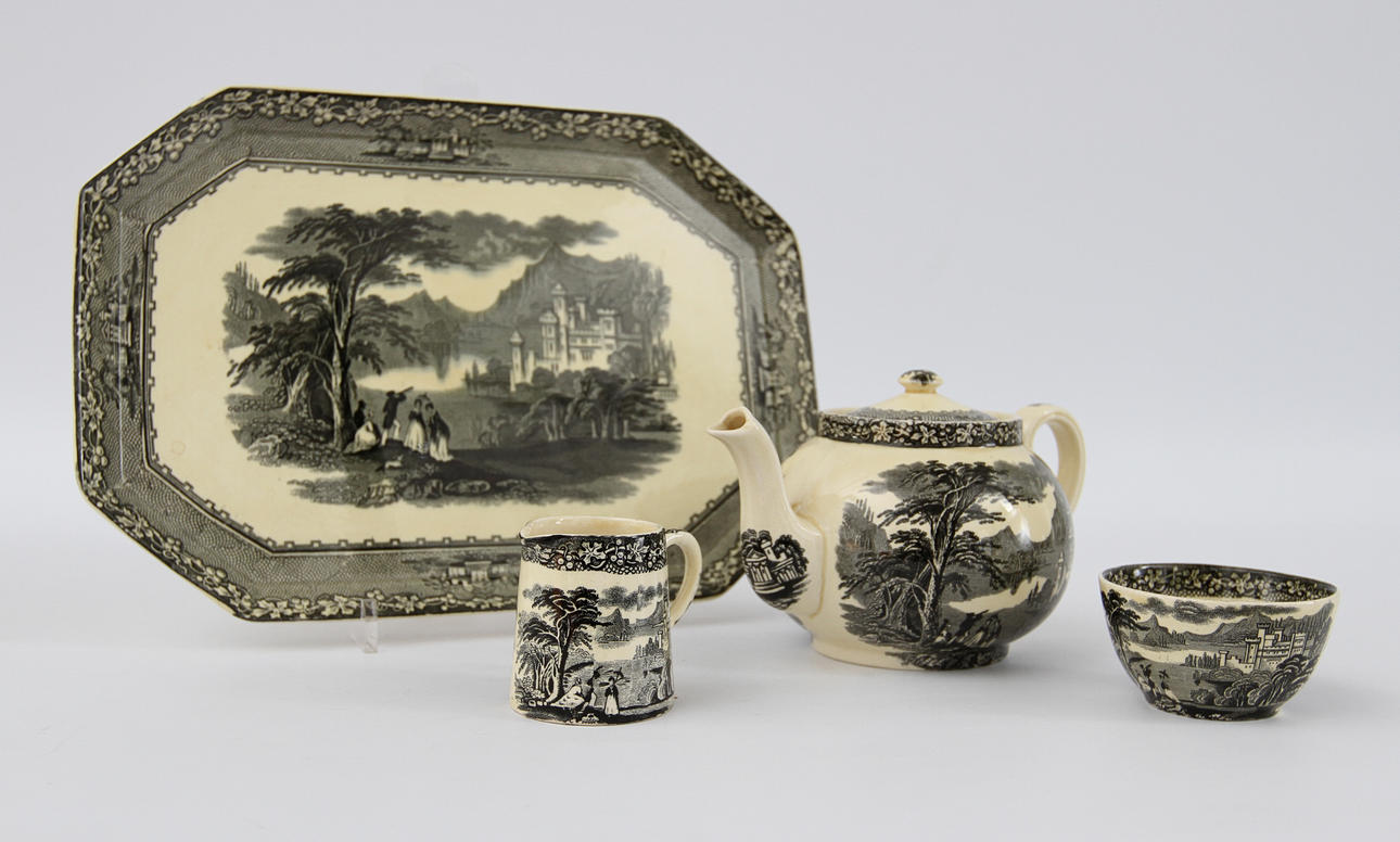 TESET, 4 delar, porslin, Staffordshire.