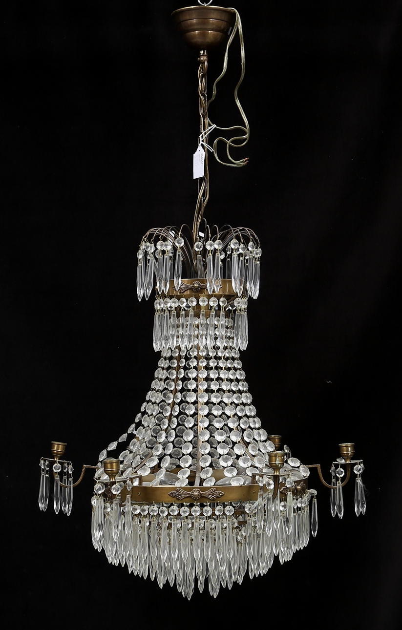 KRISTALLKRONA, sengustaviansk stil, 1900-tal, total höjd ca. 94 cm.