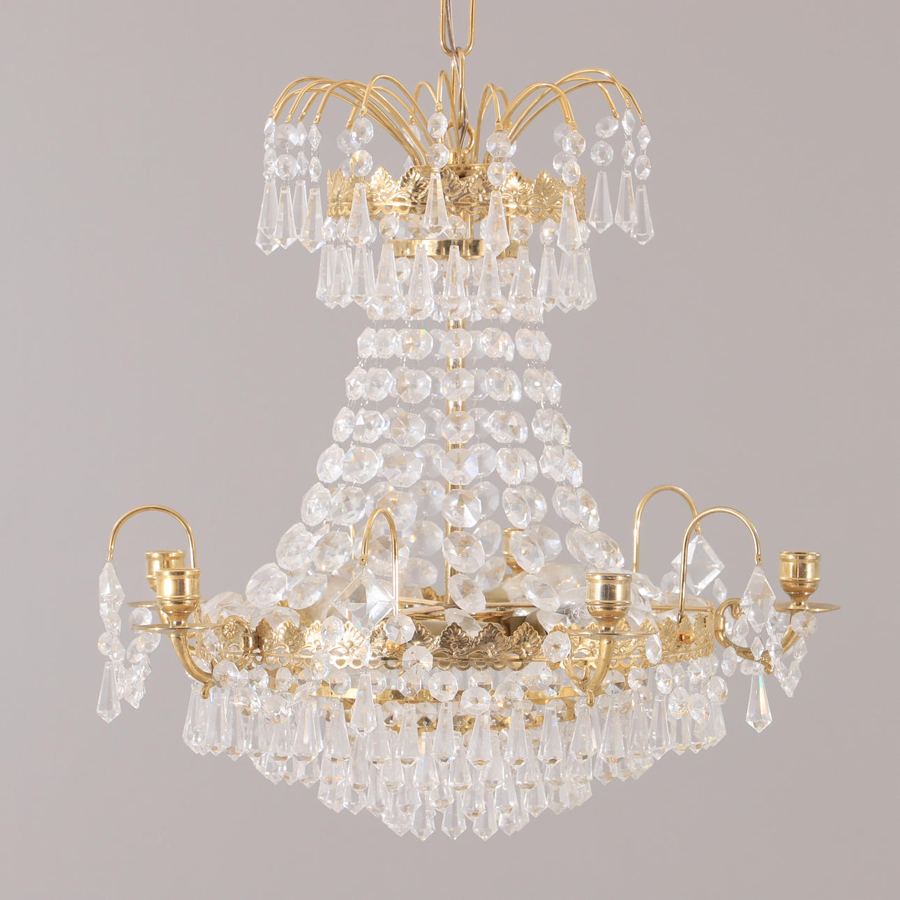 LJUSKRONA, 5-armad, mässing med prismor, gustaviansk stil, 1900/2000 ...